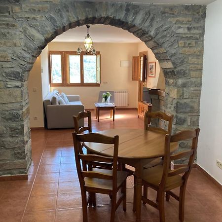 Vistas A La Montana En Un Pueblo Con Encanto. El Pueyo de Araguás Exterior foto