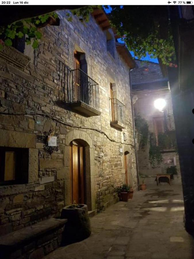 Vistas A La Montana En Un Pueblo Con Encanto. El Pueyo de Araguás Exterior foto