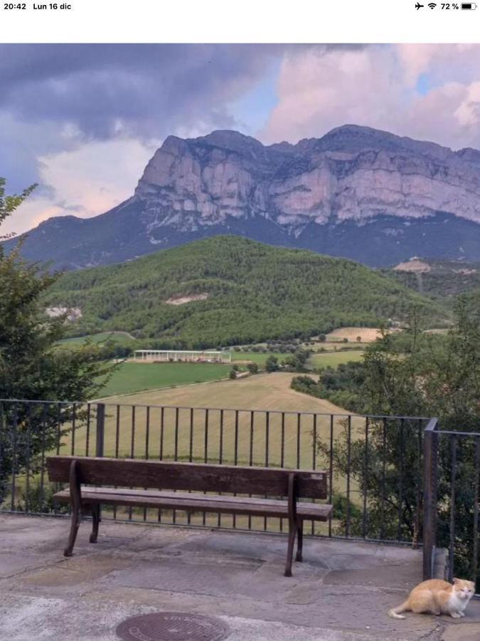 Vistas A La Montana En Un Pueblo Con Encanto. El Pueyo de Araguás Exterior foto