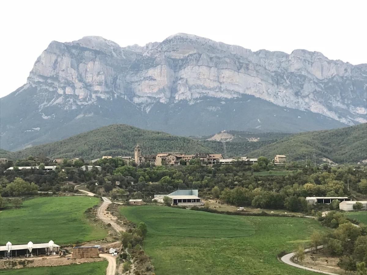 Vistas A La Montana En Un Pueblo Con Encanto. El Pueyo de Araguás Exterior foto