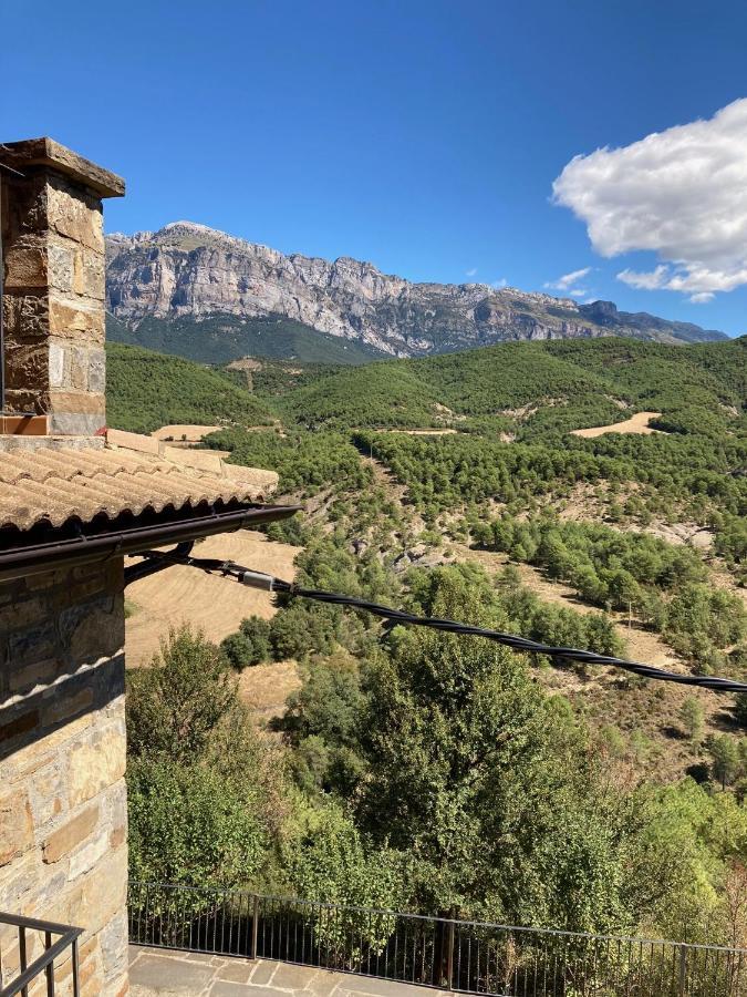 Vistas A La Montana En Un Pueblo Con Encanto. El Pueyo de Araguás Exterior foto